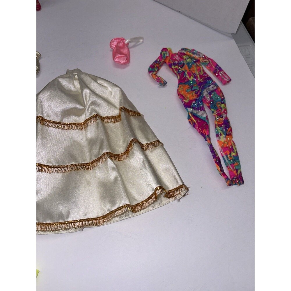 Mattel Barbie Extra Doll, 1995 Barbie, 2009 Fashionista Doll VTG Clothing Lot - Picture 5 of 5